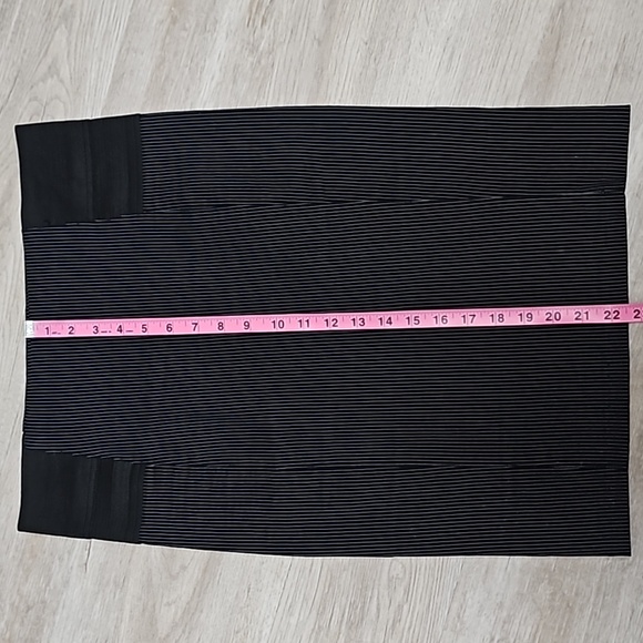 ✨️Pretty Slip On Striped Pencil Skirt with Wide Elastic on Sides of the Waist - Picture 6 of 16